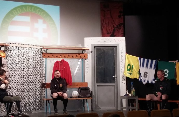 Fejér: színházban a játékvezetők