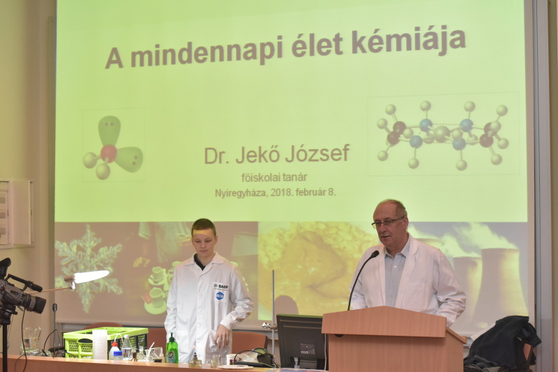 Dr. Jekő: A keresztapa fogta meg a kezét
