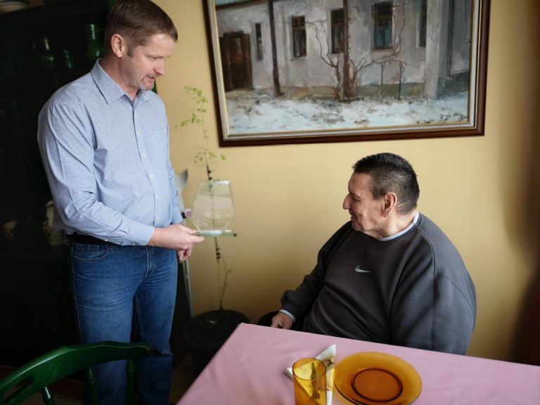 Elhunyt Pádár László