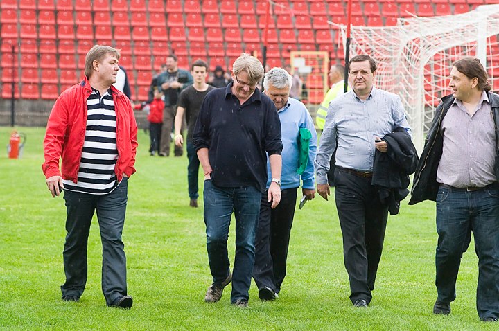 Puhl visszatér!