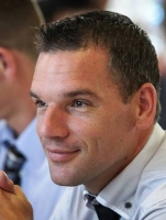 Herm  László